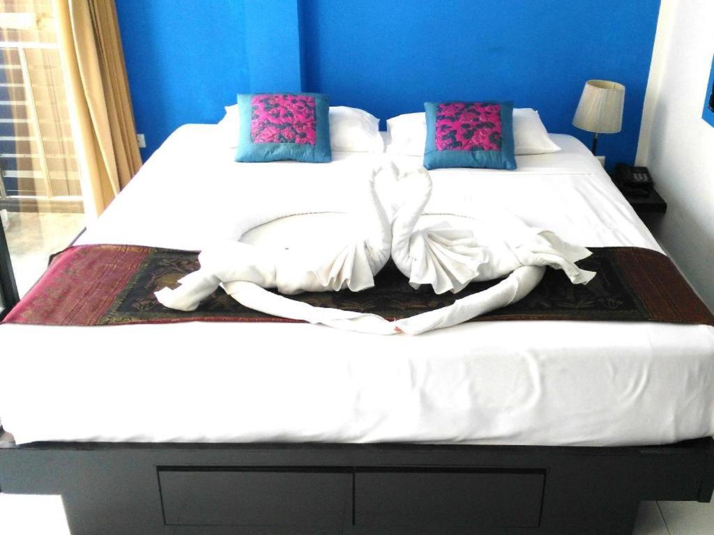 Long Beach Hotel Patong Exterior foto